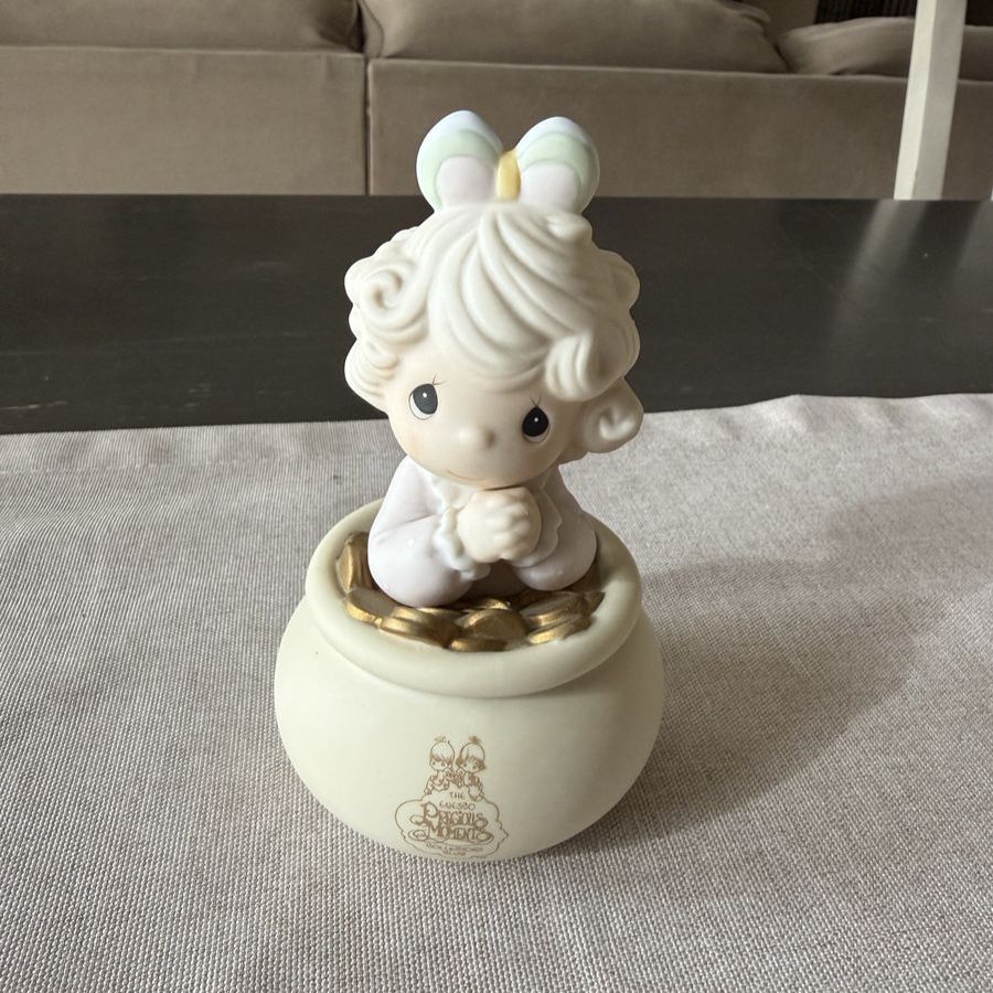 Precious Moments "You're the End of My Rainbow" figurine