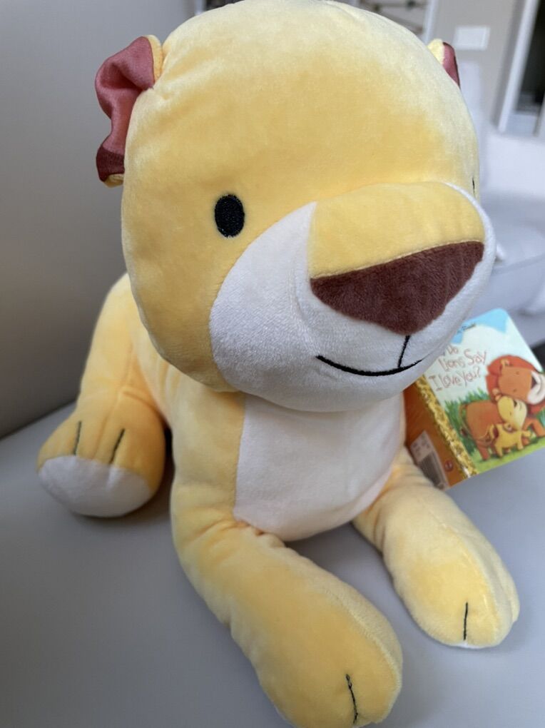 How Do Lions say I Love You Plush 12 Inches