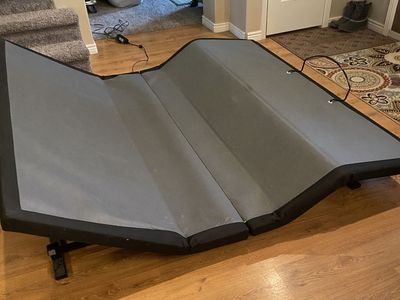 'Richmat' powered, Adjustable, King Size Frame with lighted Remote