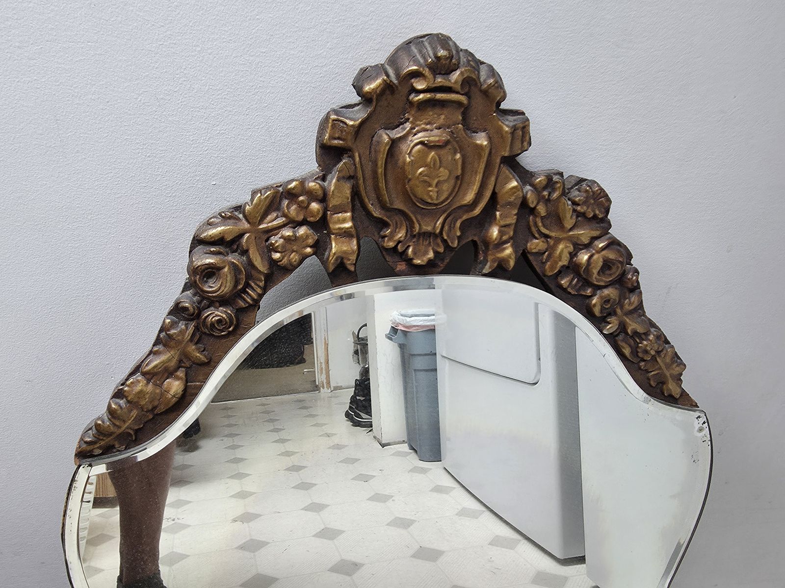 Main image 3