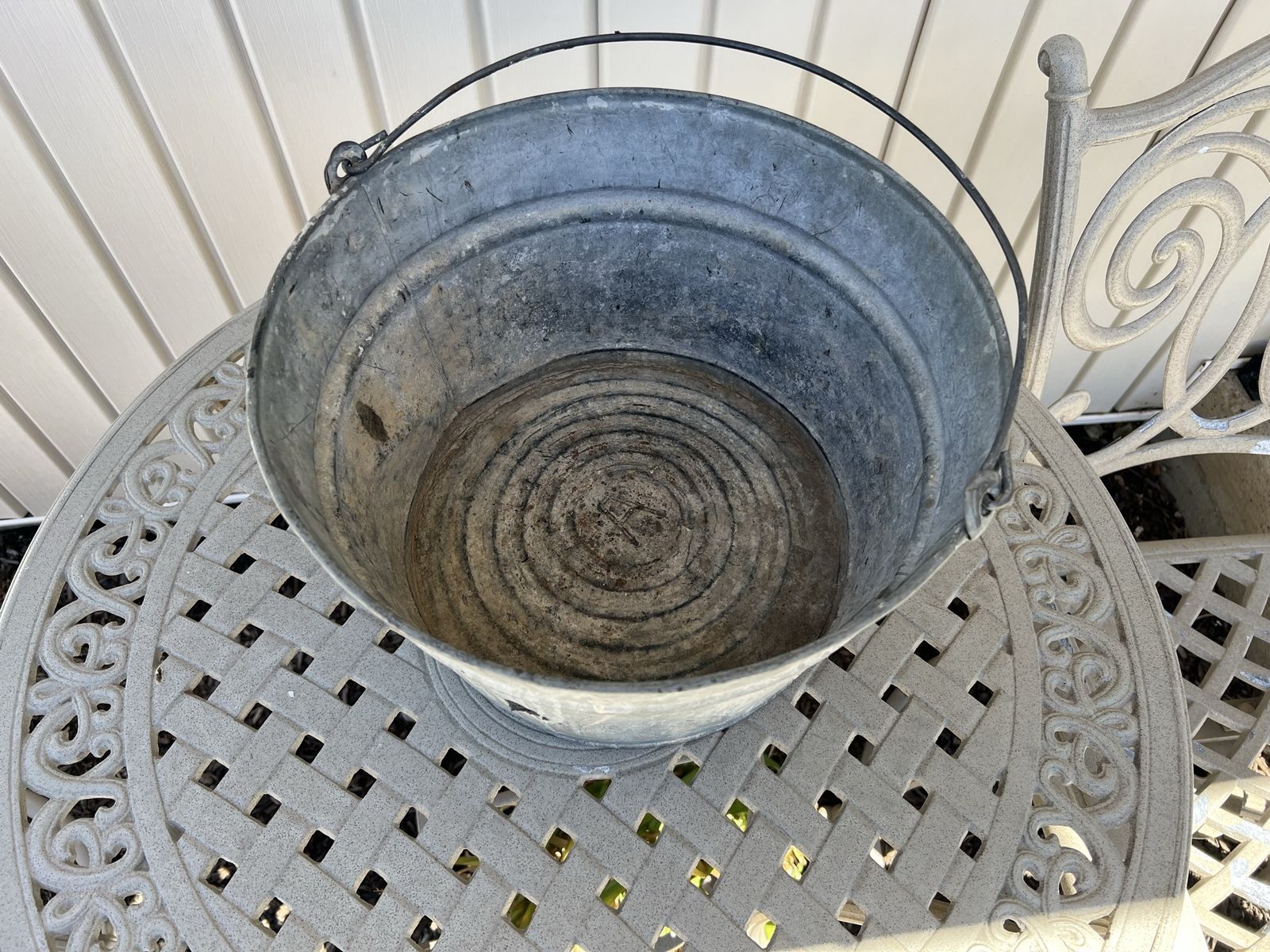 Main image 4