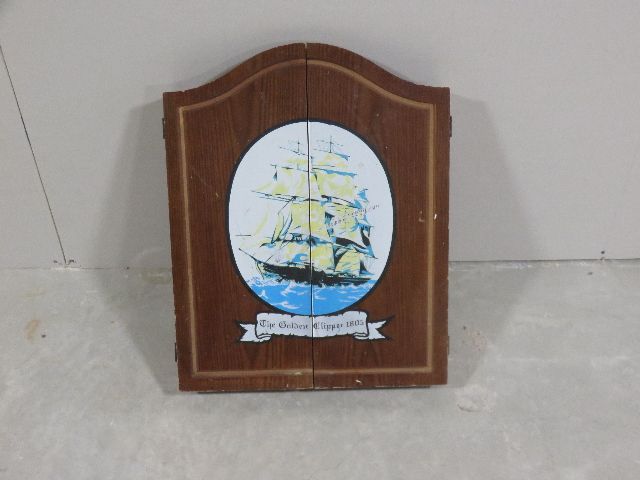 1970'S "THE GOLDEN CLIPPER 1805" HANGING DART BOARD AND CABINET - MADE BY NODOR