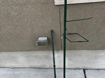 Camp kitchen pole