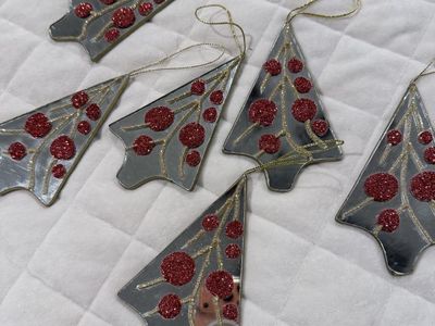 Set of 6 Mirrored Christmas Tree Ornaments with Red Glitter Berries