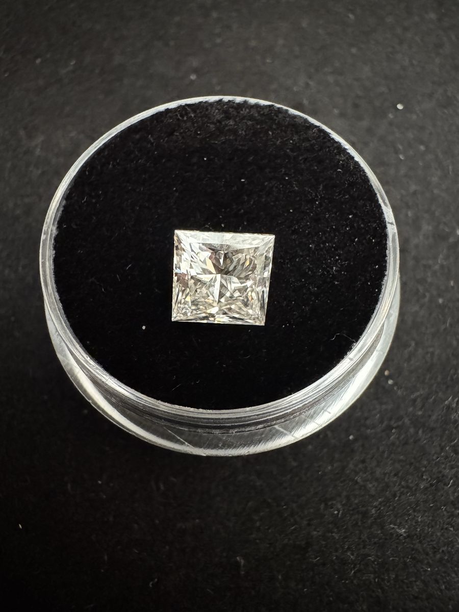 1.40 Carat - E Color - VS1 Clarity - IGI Certified Princess Cut Lab-Grown Diamond