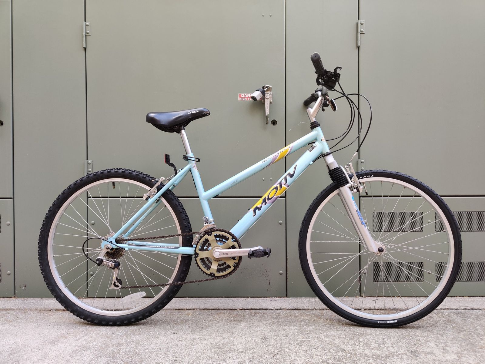 Motiv Rockridge Hybrid Bike SB110-26