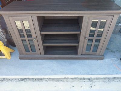 entertainment center/tv stand