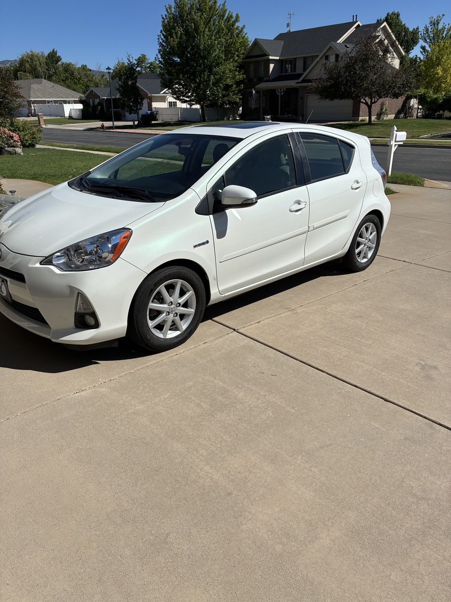 2012 Toyota Prius C Four