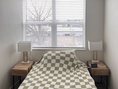 2 Nightstands w/ drawer