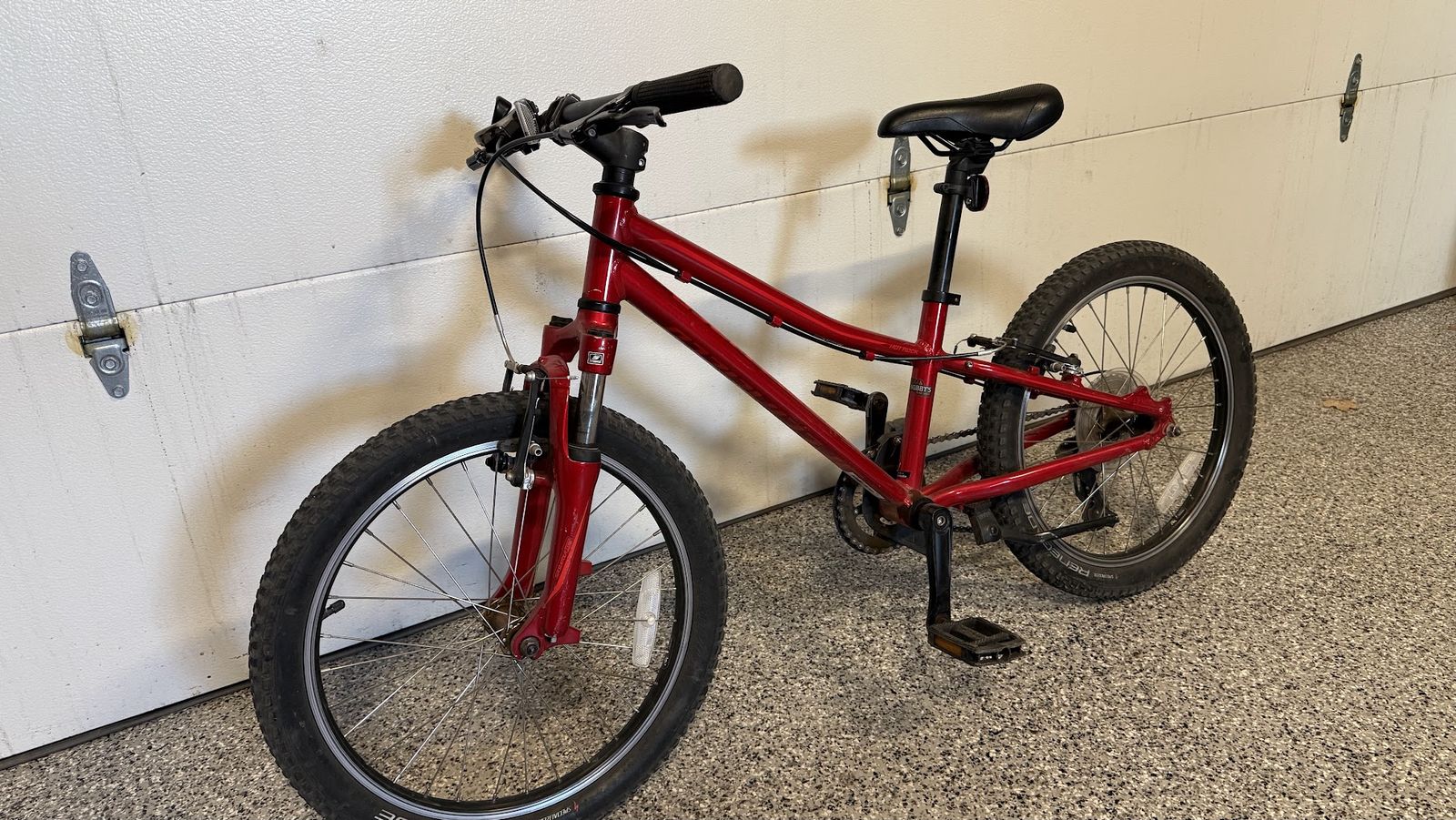 Specialized Hotrock 20" mountain bike - red