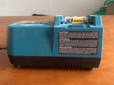 Makita Rapid Battery Charger