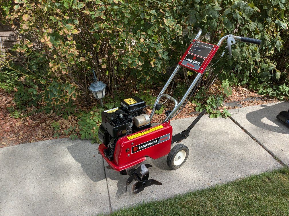 Excellent Tiller Briggs and Stratton rototiller
