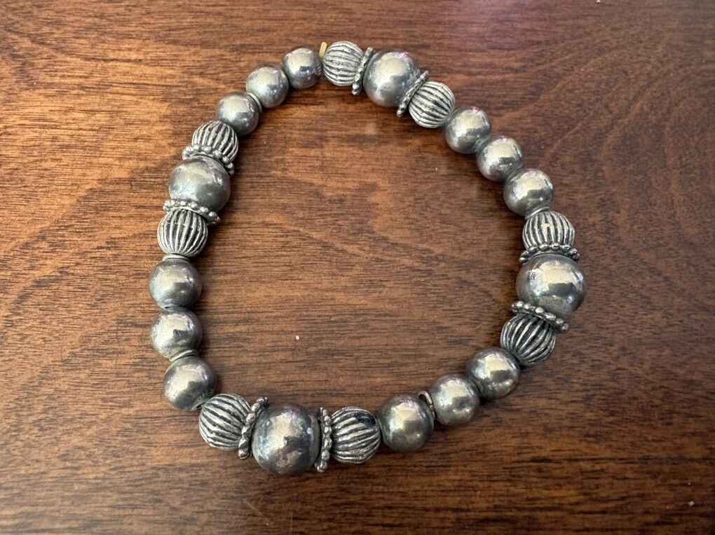 Elastic Bracelet With Silver Tone Beads