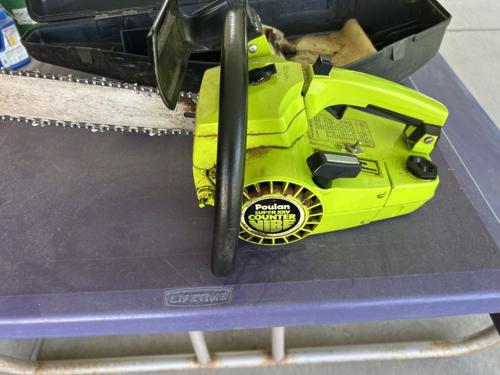 Poulan Super XXV Counter Vibe Chainsaw With 16 3/8