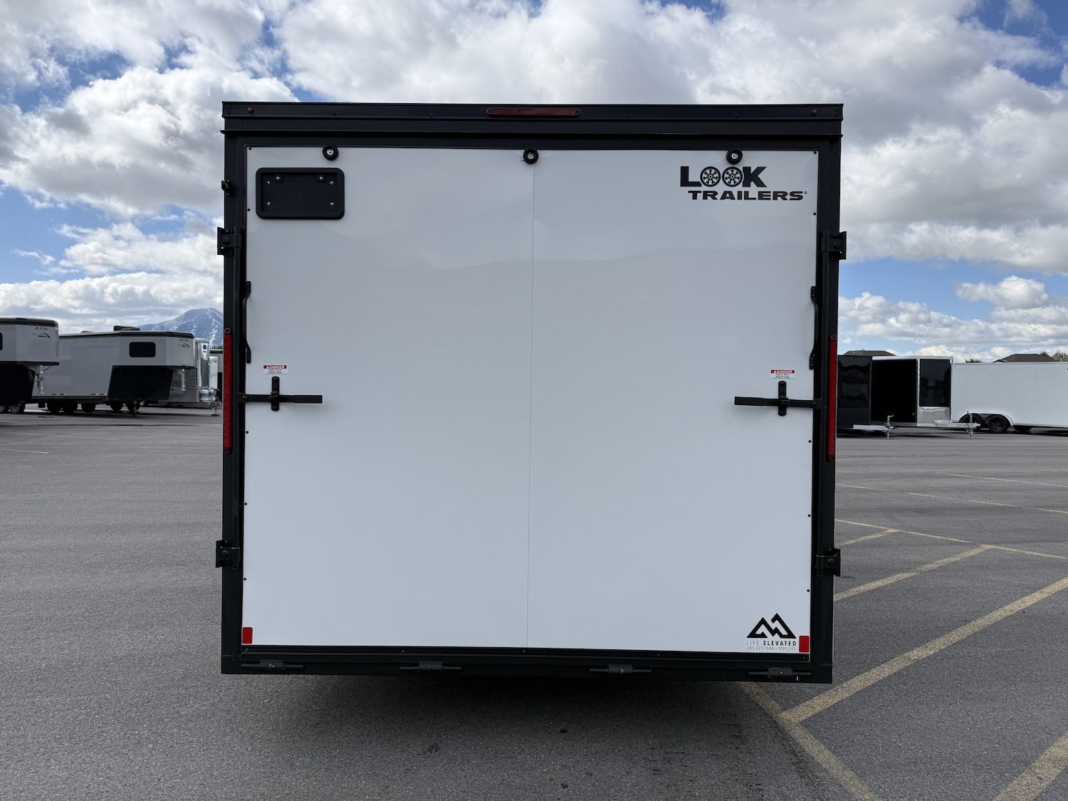 Main image 3