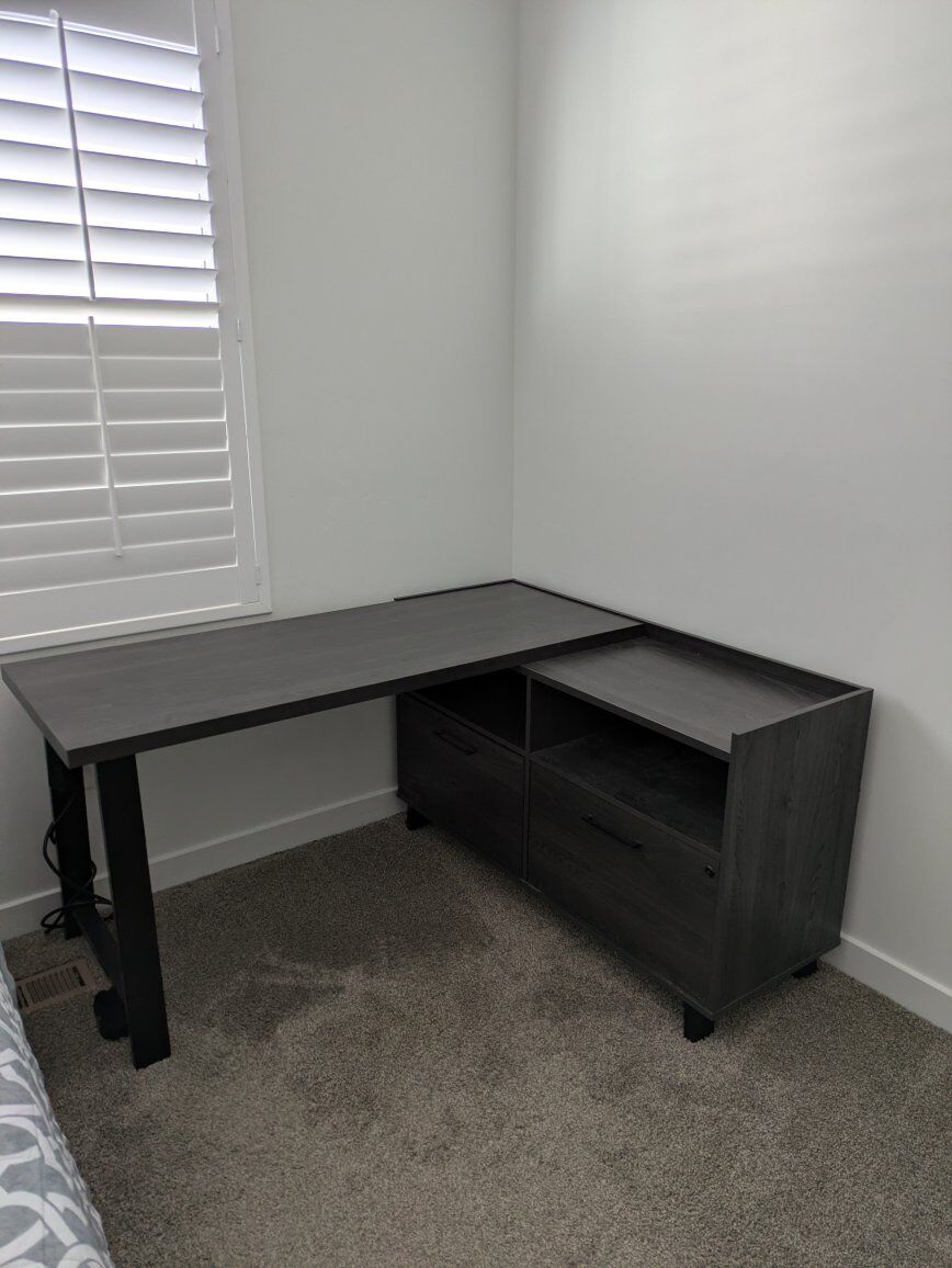 L-shape Desk