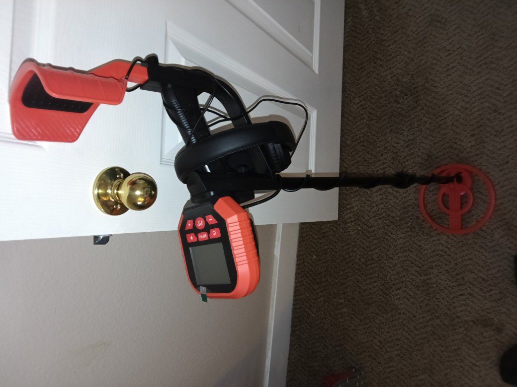 Metal Detector w/ headphones and portable shovel
