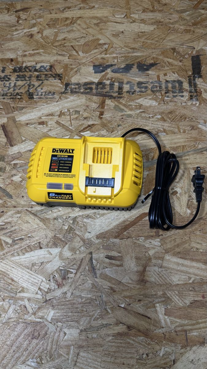 Charger Dewalt