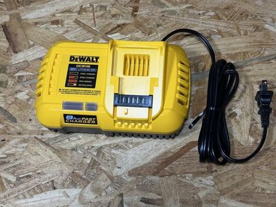 Charger Dewalt