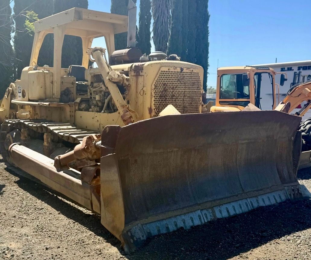 CAT D8K DOZER RIPPERS New ENGINE TRAN 1 -Owner VGC
