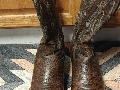 Ariat womens 11B US Leather Cowboy Boots Western