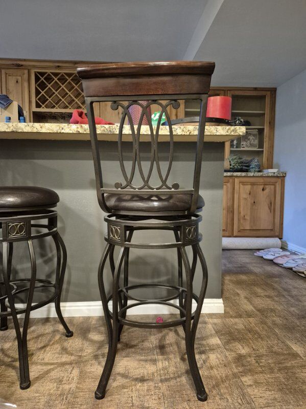 Bar Height Barstools (3)
