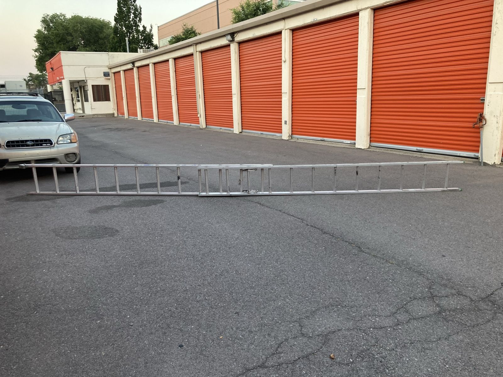 Werner 28ft Aluminum Extension Ladder - Used, Good Condition