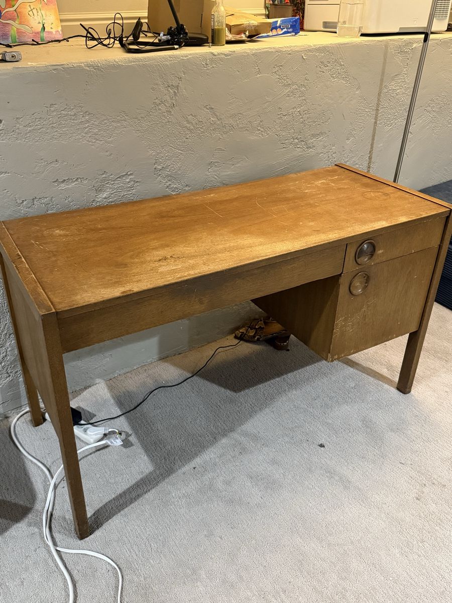 1950s Mid-Century Modern Solid Wood Desk – Vintage