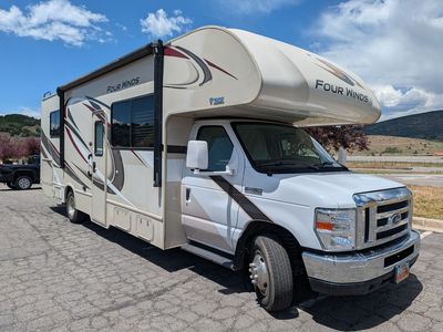 Upgraded 2019 Thor Four Winds 28Z - 200Ah lithium, solar, King Bed (76"x80"), new tires