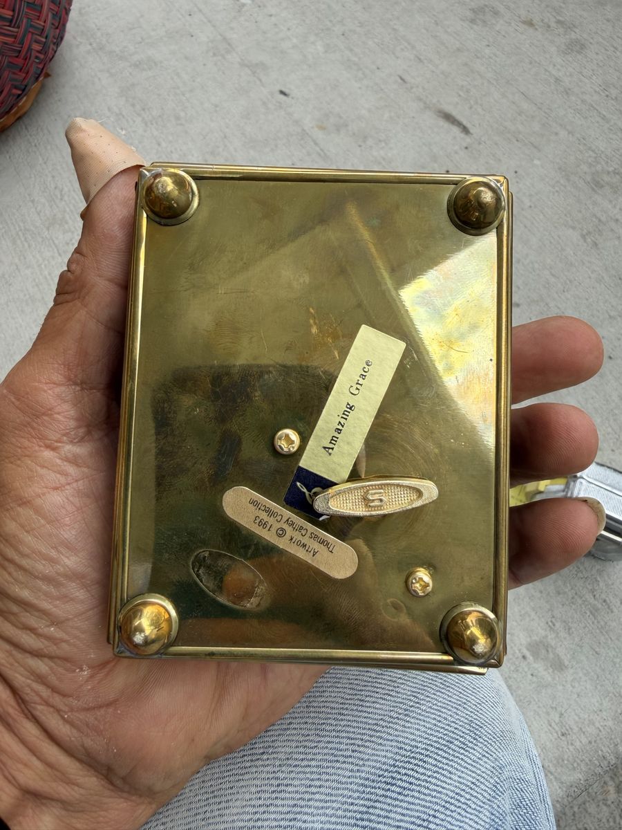 Main image 3