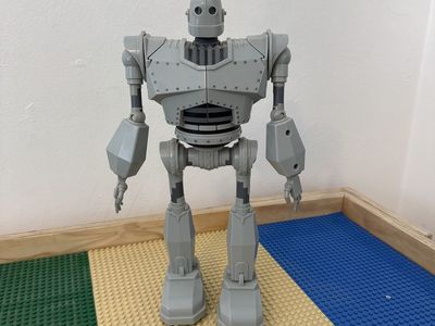 The Iron Giant Electronic Talking Walking Action Figure Toy Collectible