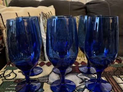 Vintage Set of 6 Cobalt Blue Pedestal Water/Wine Glasses - Excellent Condition