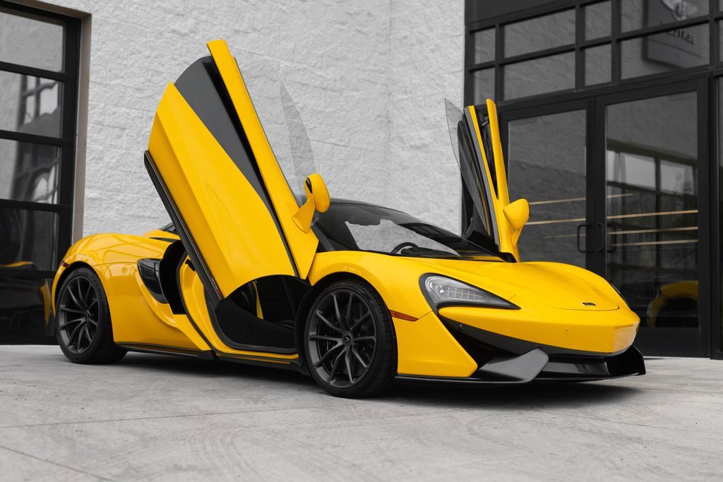 2019 McLaren 570S Spider Base