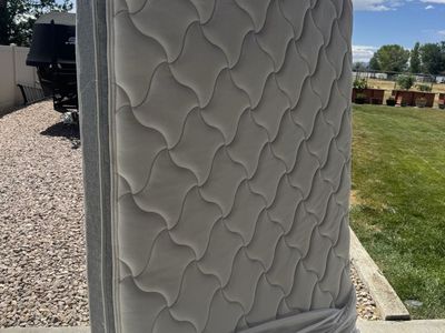 Queen Mattress - Pillow Top with Minimal Use - Perfect for RV or Home