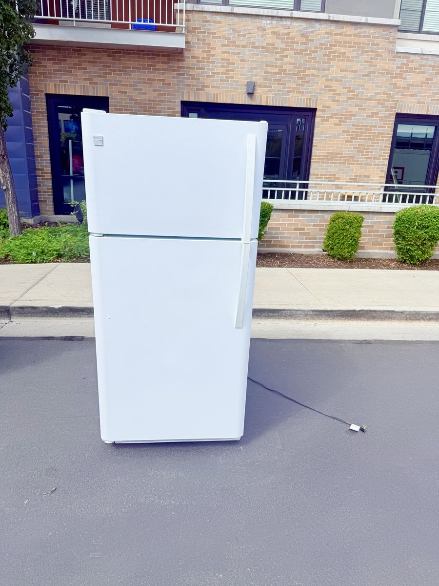 Kenmore White Top Freezer Refrigerator