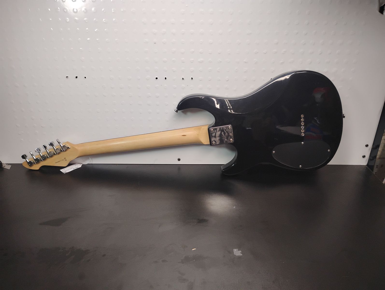 Main image 6