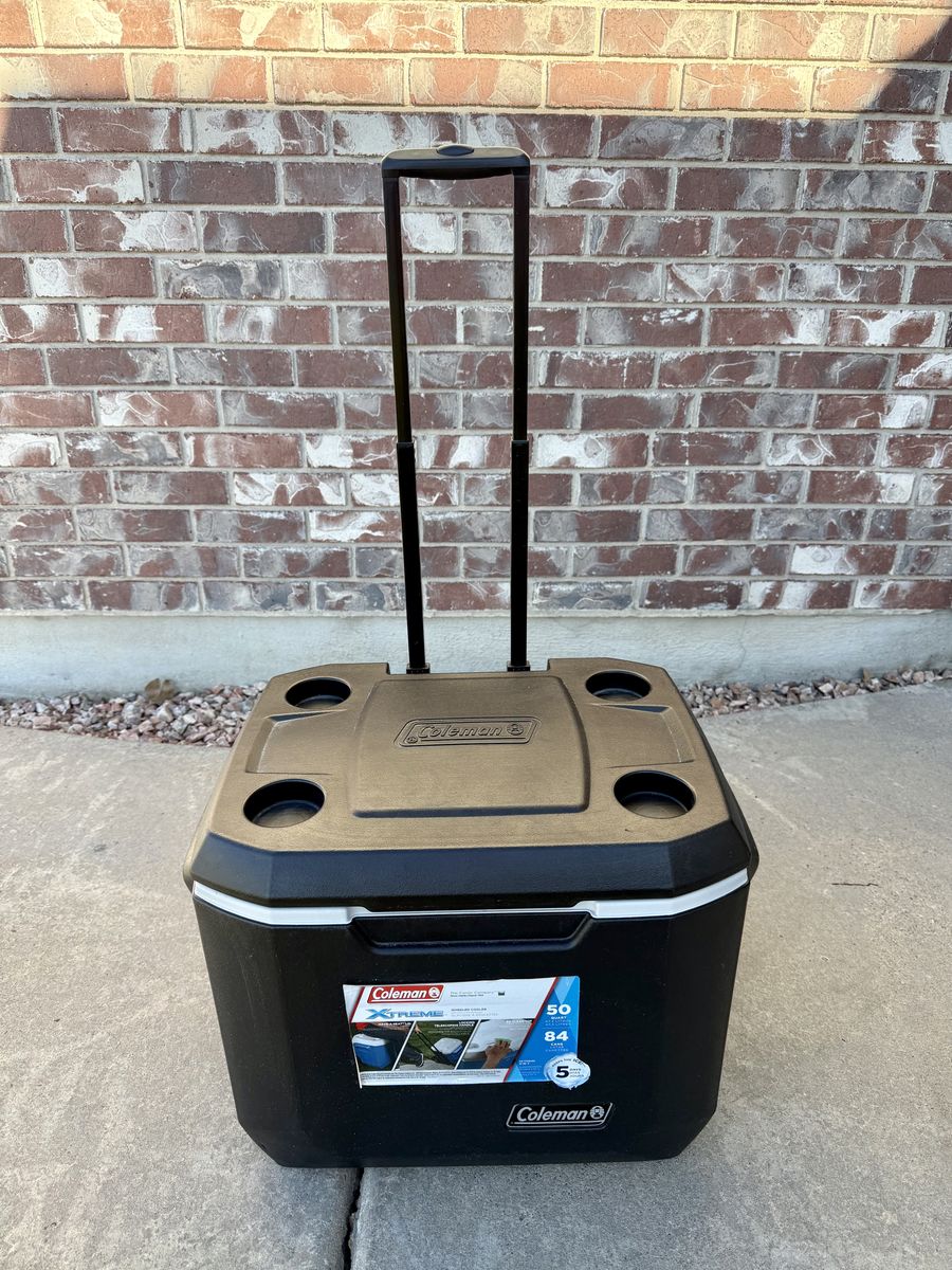 Coleman Xtreme 50 Quart Wheeled Cooler