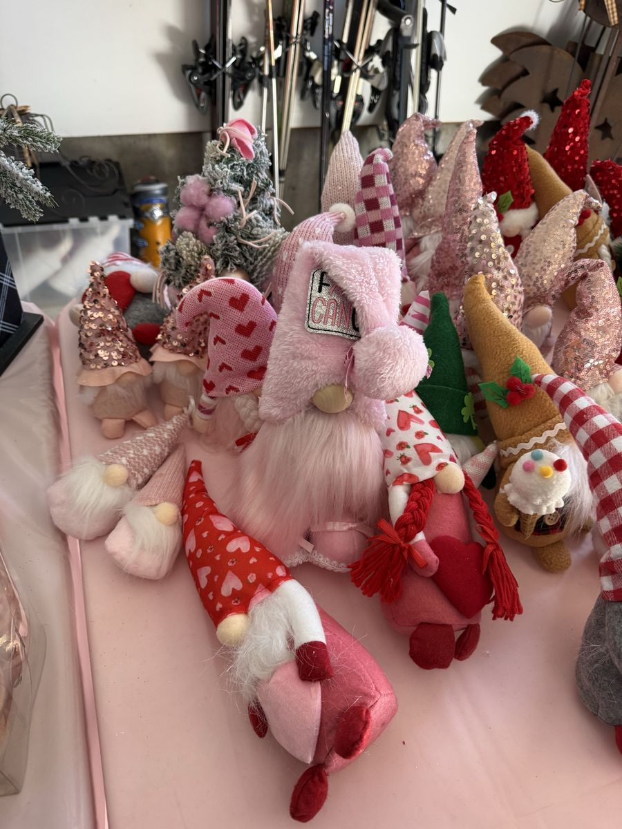 Gnomes, gnomes, gnomes!
