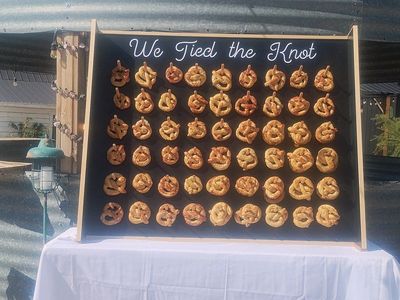 Pretzel, Doughnut Rack