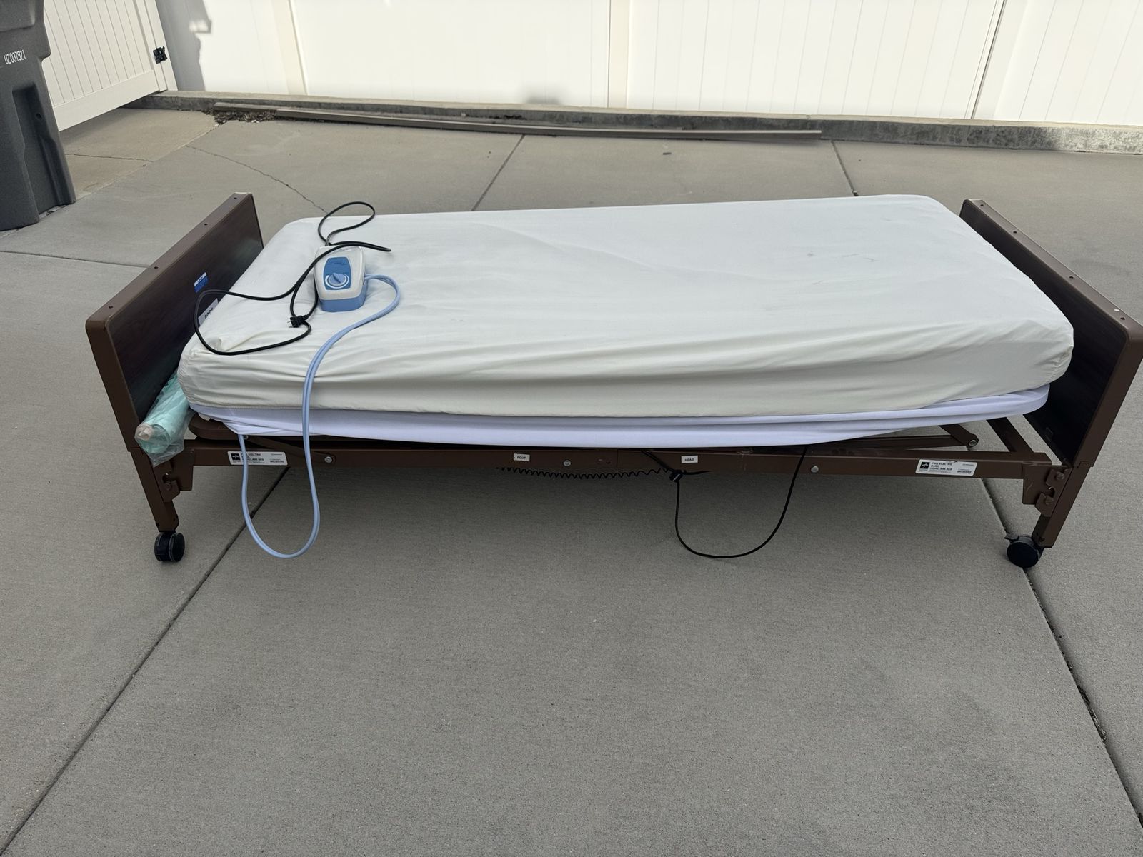 Full Electric Medical Bed – Excellent Condition