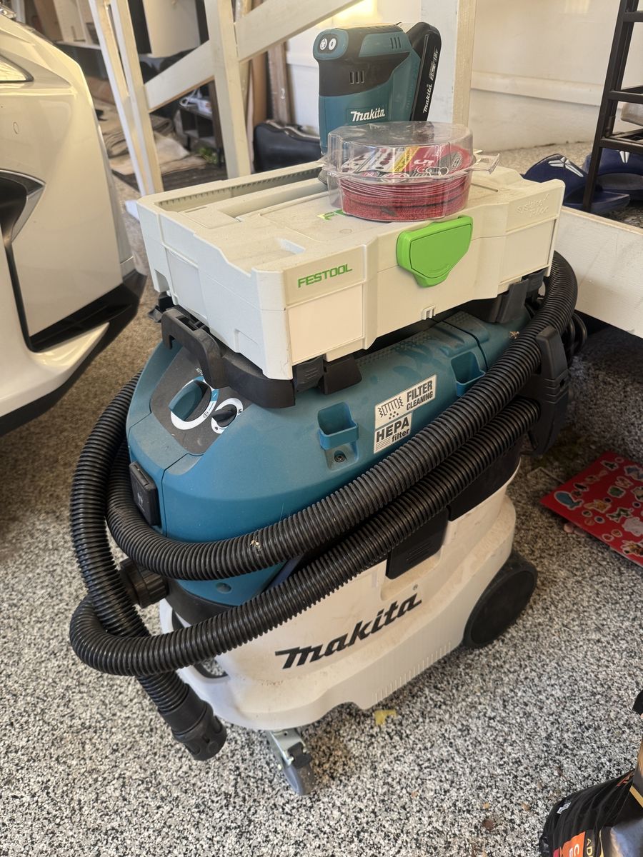 Makita VC4710 12-Gallon Wet/Dry Dust Extractor/Vacuum with HEPA Filter - Excellent Condition