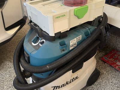 Makita VC4710 12-Gallon Wet/Dry Dust Extractor/Vacuum with HEPA Filter - Excellent Condition