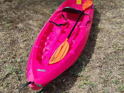 Lifetime Daylite 8 Ft Kayak W/Paddle ,Red