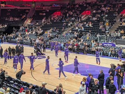 Bucks Tickets! Row 6 1-4 Aisle. No Fees!