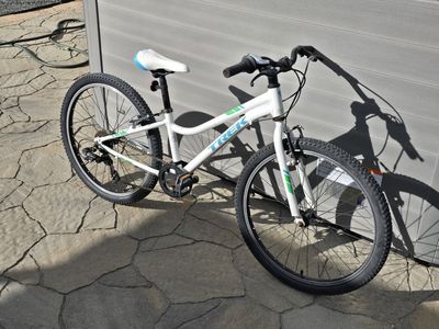 Trek Precaliber Kids' 24" wheeled Mountain Bike - UsedExcellent, Shimano Components just tuned up