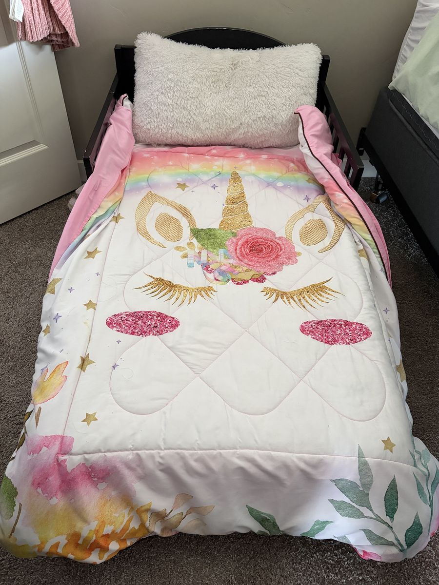 Toddler Bed with Serta Mattress & Unicorn Bedding – Ready to Use!