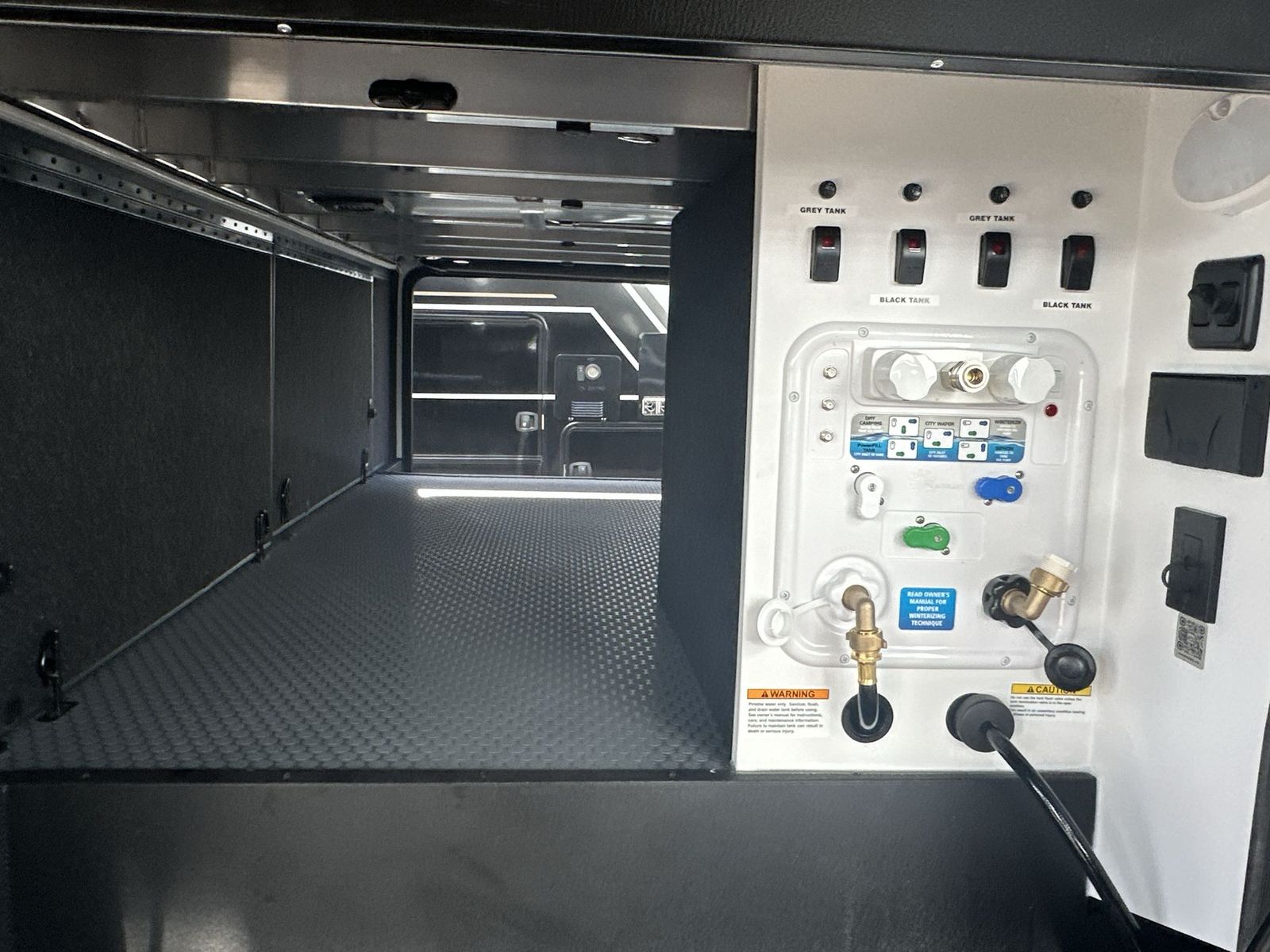 Main image 4