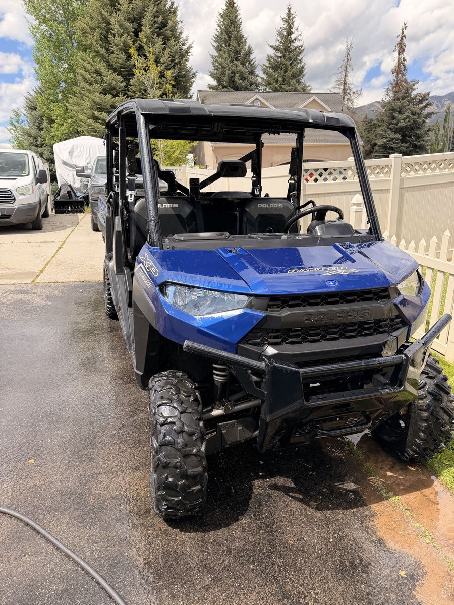 Polaris Ranger XP 1000 Crew Side-by-Side UTV Blue - 6-Seater, Off-Road Ready 2021