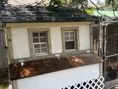 Awesome Chicken Coup - free