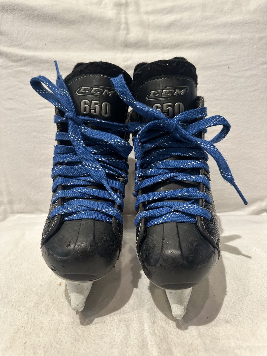 CCM 650 powerline youth, size 2 black hockey skates